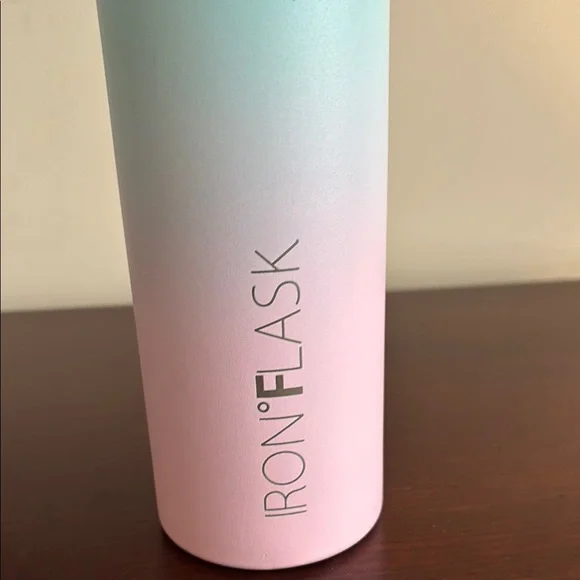 Iron Flask Stainless Steel Gradient Water Bottle - Blue and Pink - Picture 4 of 9